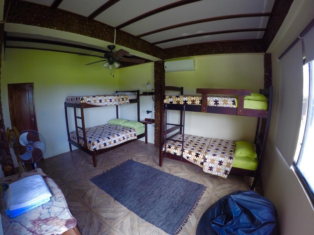 Casa Roja Hostel Montañita Exteriér fotografie